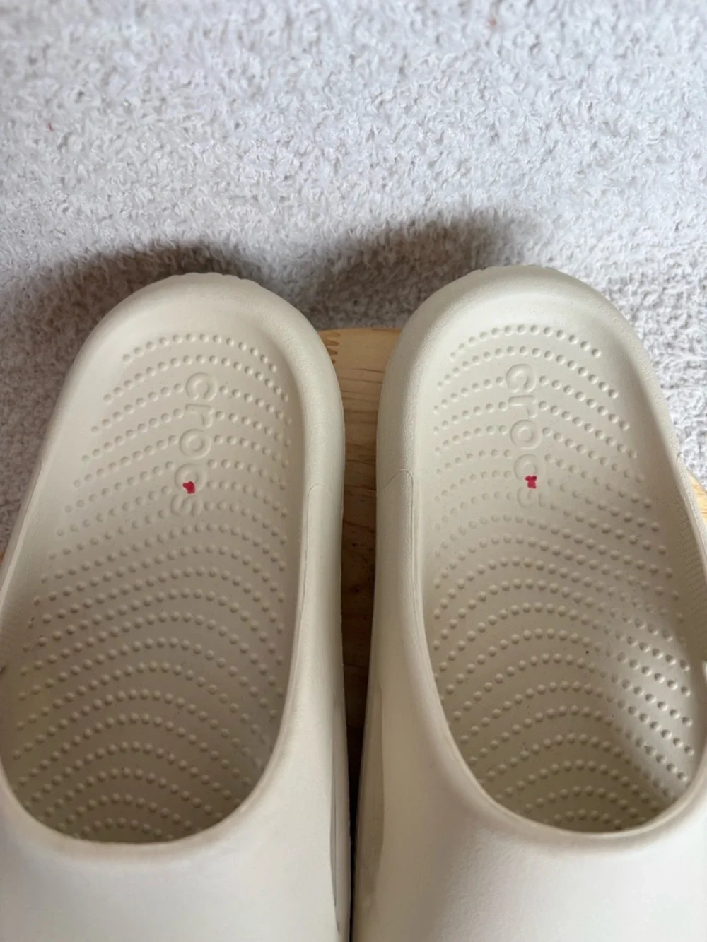 Crocs Mellow Recovery Slides Unisex M9 W11 In Bone Ivory Comfort Like New